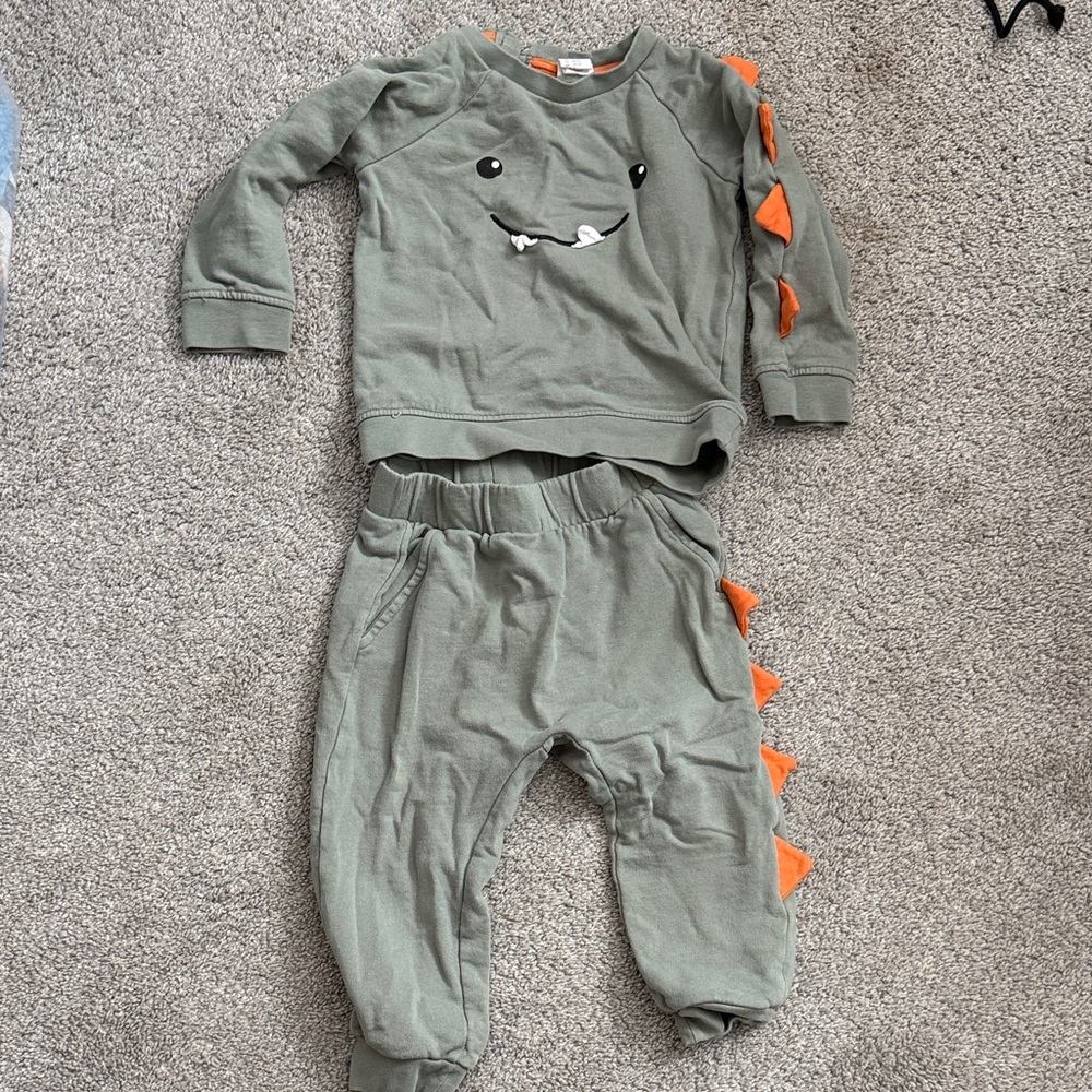 H&M Olive Green and Orange Dino Matching Set